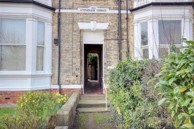 2 bed Apartment for sale Image 12