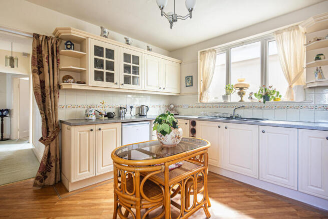 3 bed Detached Bungalow for sale Image 7