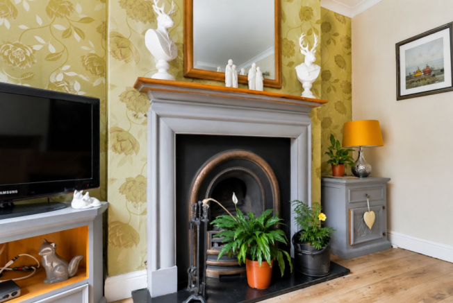 5 bed Semi-Detached for sale Image 8