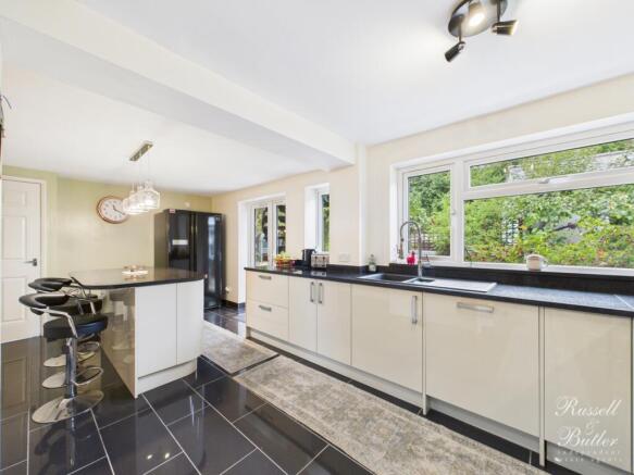 CAM01995G0-PR0354-STILL013