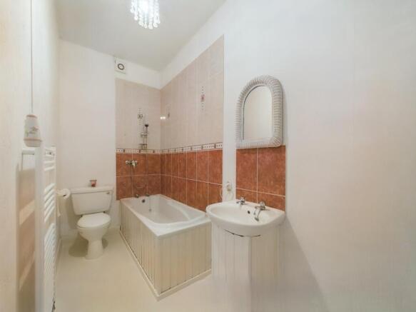 2 bed Terraced for sale Image 11