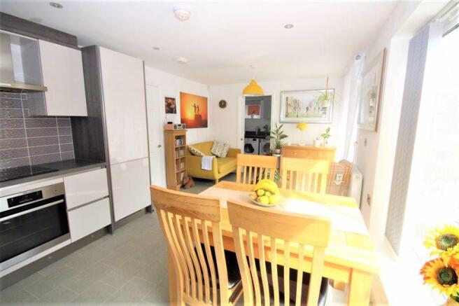 Kitchen/Dining Area
