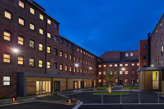 2 bed Apartment to rent Image 9