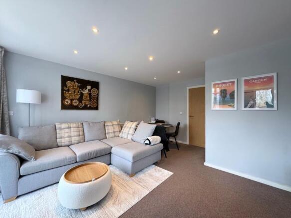 Open plan loung/dining area