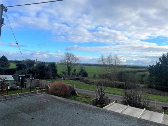 3 Holbrook View - Rear View.jpg