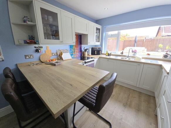 Kitchen / Breakfast Room