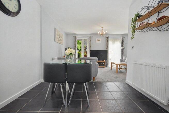 3 bed Town House for sale Image 5