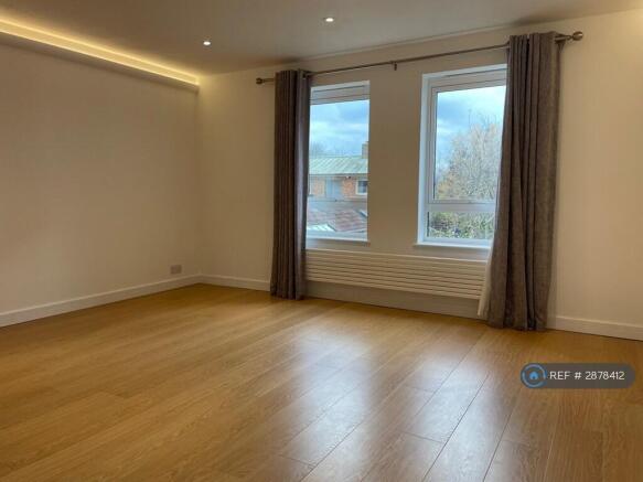 Lounge /Dining Room