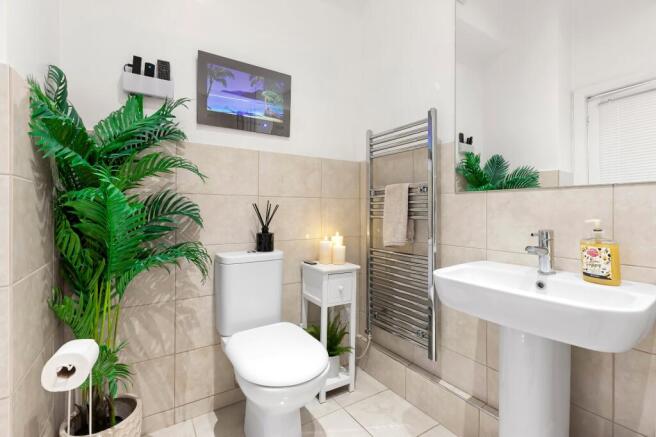6 bed Flat for sale Image 10