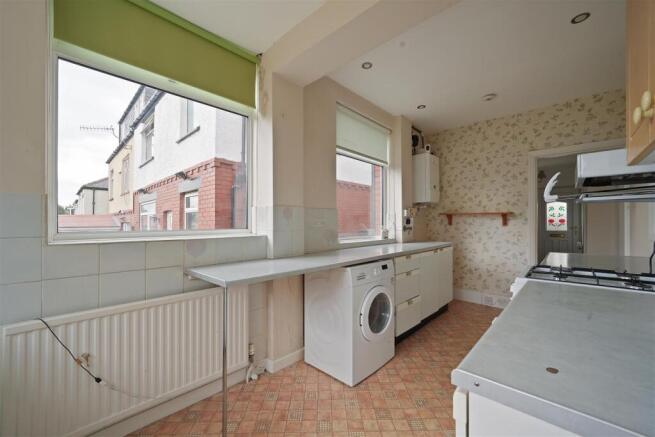 3 bed Semi-Detached for sale Image 8