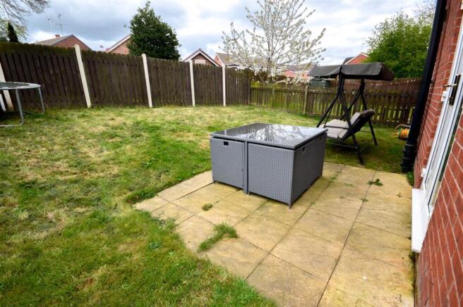 2 bed Apartment to rent Image 12