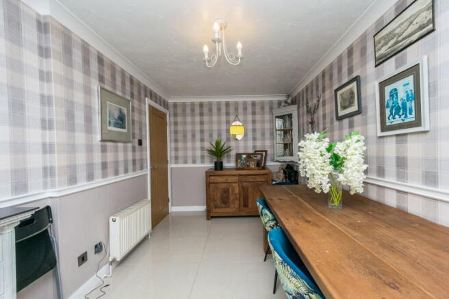 4 bed Detached for sale Image 11