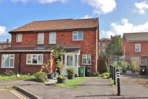 72, Lidiard Gardens, Southsea PO4 9LF