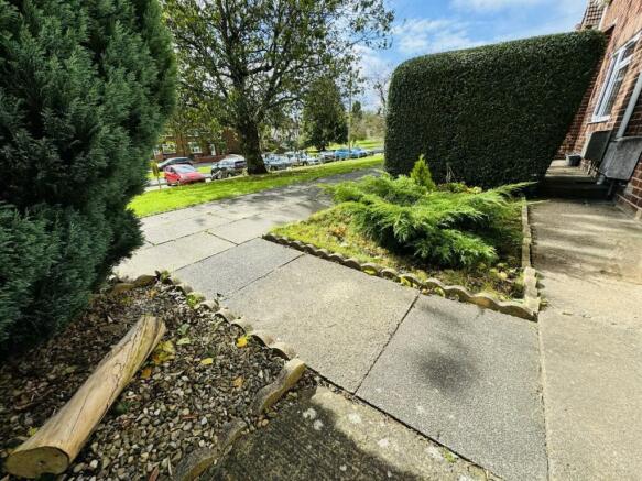FRONT GARDEN