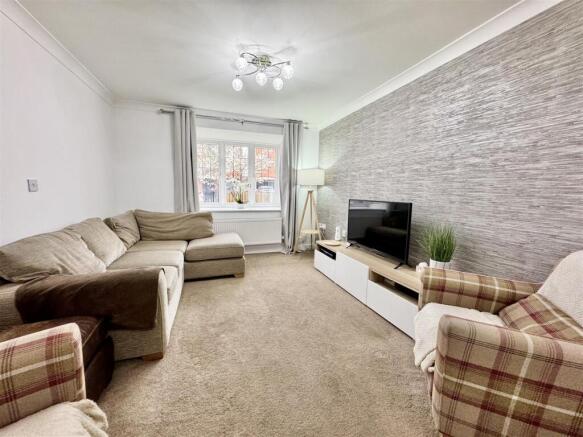 4 bed Detached for sale Image 6