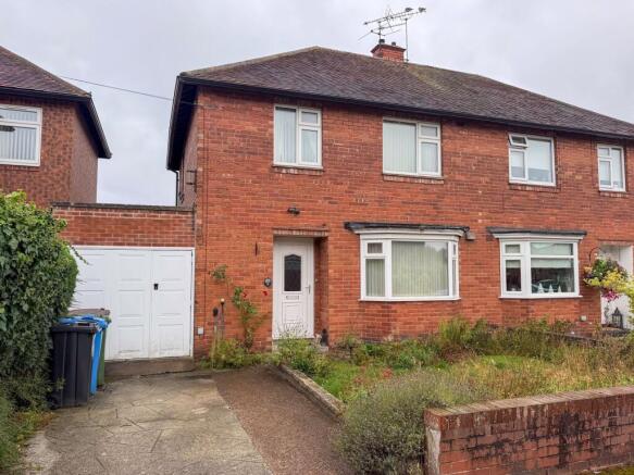 3 bed Semi-Detached for sale in worksop