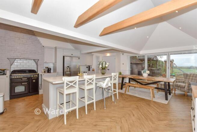 Kitchen/Breakfast Area
