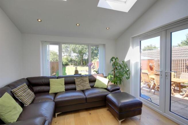 GARDEN ROOM