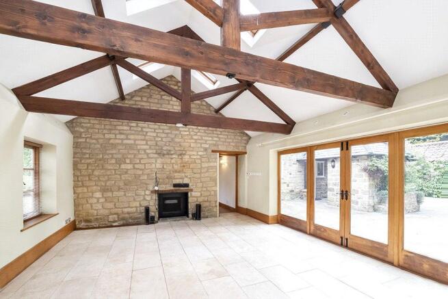 5 bed Detached to rent Image 6