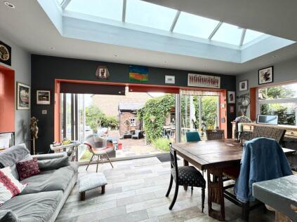 Dentons Green Lane, Dentons Green