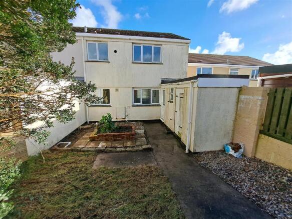 Rear garden 2.jpg