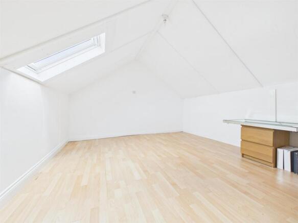 3 bed Terraced for sale Image 7