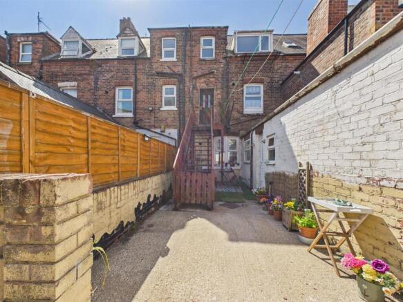 3 bed Block of Apartments for sale Image 10