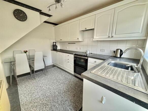 3 bed Semi-Detached Bungalow for sale Image 7