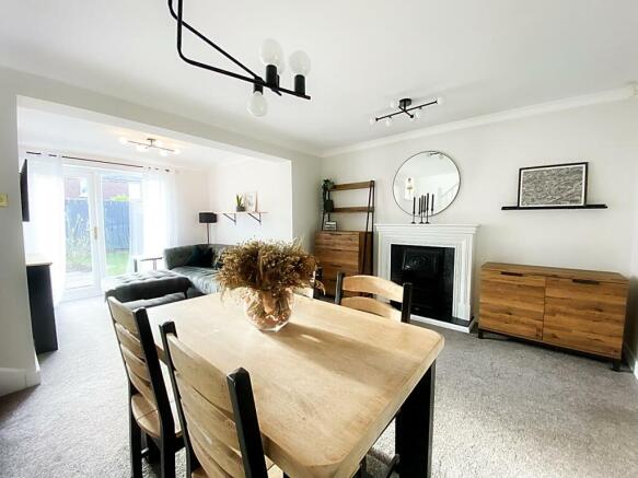 Lounge/Dining Room