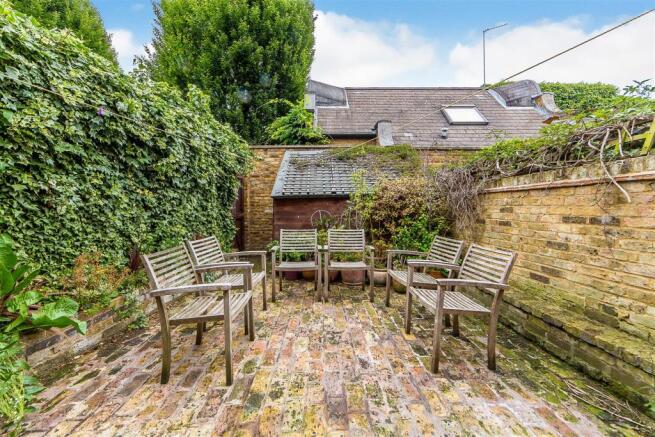 Sales Brook Green Sterndale Road - Garden.jpg
