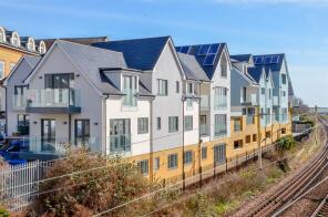 Flat 7, The Victoria, Bell Sands, Leigh-on-sea SS9 2FA