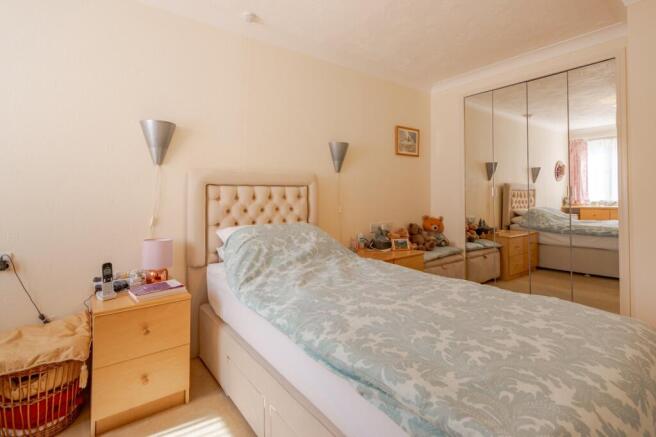 1 bed Retirement Property for sale Image 8