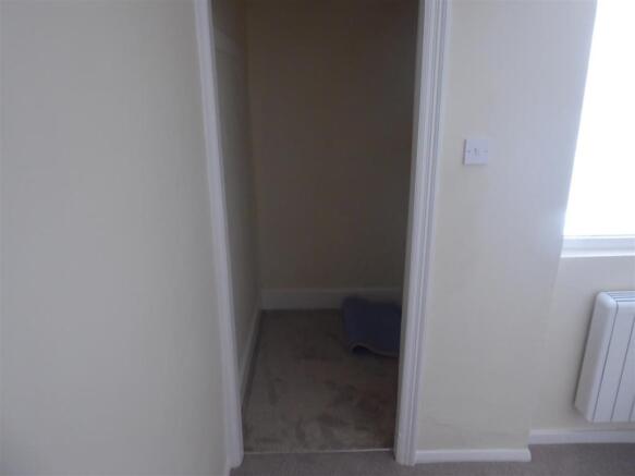 DRESSING ROOM