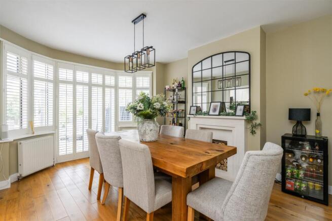 64 Beechwood Park Road_8.jpg