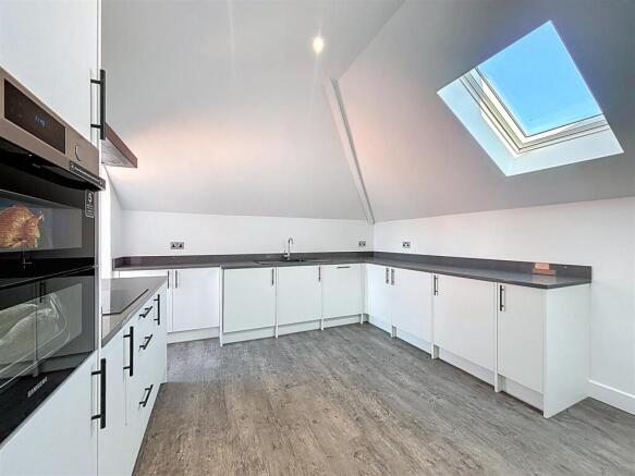 2 bed Apartment for sale Image 5