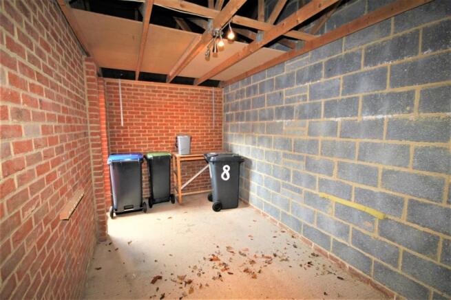 P1237 Garage.jpg