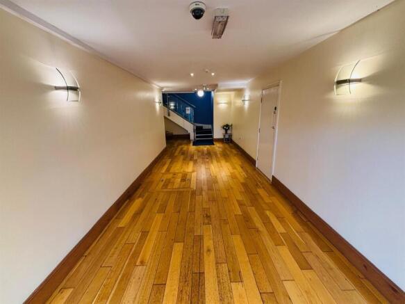 2 bed Apartment for sale Image 10
