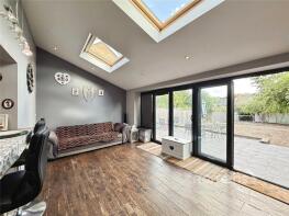 216, Silverdale Road, Reading RG6 7NB