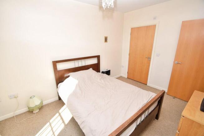 2 bed Ground Flat for sale Image 9