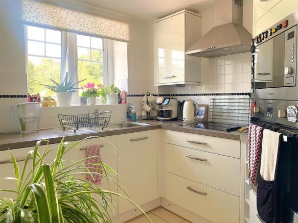 15 Hilborough House - Kitchen1.jpg