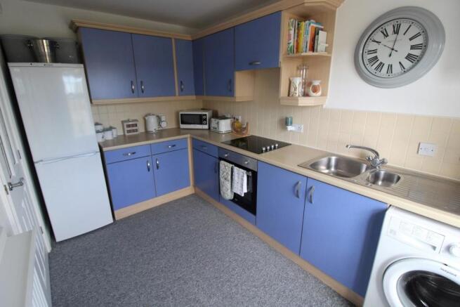 BREAKFASTING KITCHEN