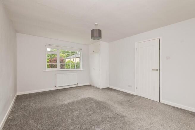 4 bed Detached for sale Image 9