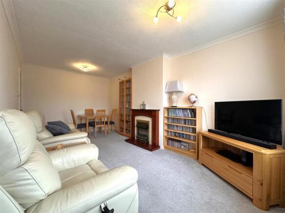 Generous Lounge/Diner 518