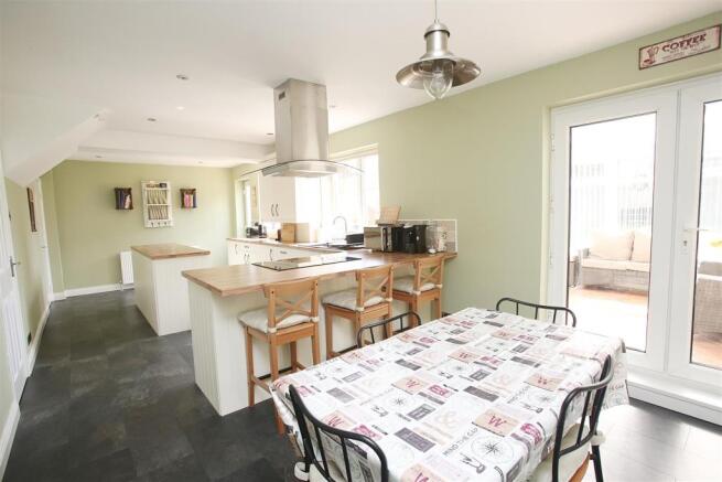 KITCHEN \ DINER