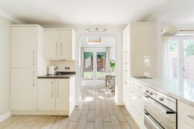 3 bed Detached to rent Image 5