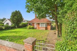 17 Red Roofs, Norwich Road, Bungay NR35 2JL