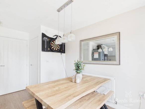 3 bed Semi-Detached for sale Image 6