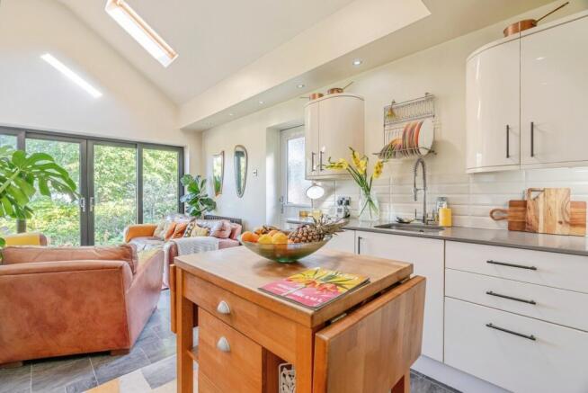 3 bed Bungalow for sale Image 5
