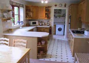 KITCHEN/DINING ROOM