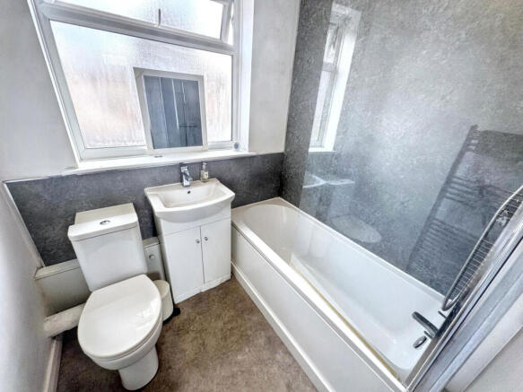 2 bed Apartment to rent Image 6